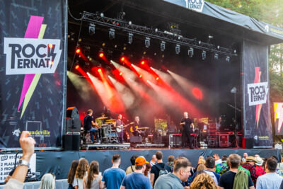 Filip Kowlier Live at Rock Ternat, picture 12, photographed by Paul Jongeneelen - FrontView Magazine