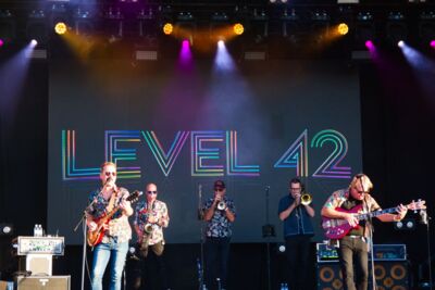 Level 42 @ W-Fest vrijdag, picture 12, photographed by Luc Klinckaert - FrontView Magazine