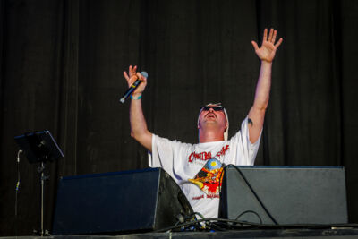 Willy Organ @ Maanrock, picture 3, photographed by Alex Wyckmans - FrontView Magazine