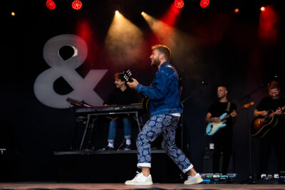 Suzan & Freek @ Buikrock, picture 11, photographed by Sven Vandervoort - FrontView Magazine