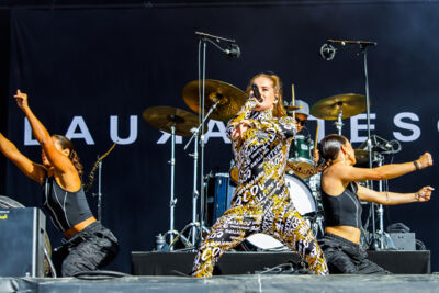 Laura Tesoro Live op Maanrock 2022, foto 2, foto's door Paul Jongeneelen - FrontView Magazine