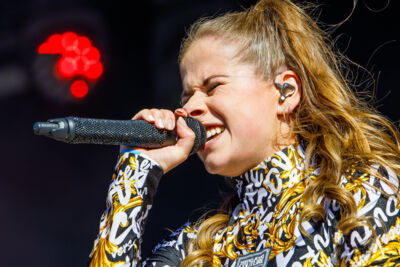 Laura Tesoro Live op Maanrock 2022, foto 4, foto's door Paul Jongeneelen - FrontView Magazine