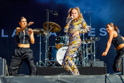 Laura Tesoro Live op Maanrock 2022, foto 5, foto's door Paul Jongeneelen - FrontView Magazine
