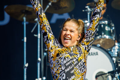 Laura Tesoro Live op Maanrock 2022, foto 8, foto's door Paul Jongeneelen - FrontView Magazine