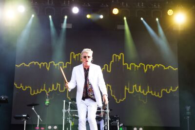 Thomson Twin's Tom Baily @ W-Fest zondag, picture 17, photographed by Luc Klinckaert - FrontView Magazine