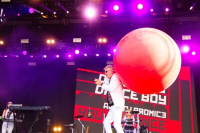 Thomson Twin's Tom Baily @ W-Fest zondag, picture 18, photographed by Luc Klinckaert - FrontView Magazine