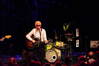 Nick Lowe & Los Straitjackets @ DeCasino Sint Niklaas, picture 1, photographed by Johan Van Buggenhout - FrontView Magazine