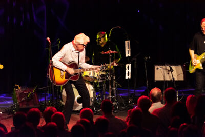 Nick Lowe & Los Straitjackets @ DeCasino Sint Niklaas, picture 2, photographed by Johan Van Buggenhout - FrontView Magazine