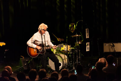 Nick Lowe & Los Straitjackets @ DeCasino Sint Niklaas, picture 8, photographed by Johan Van Buggenhout - FrontView Magazine