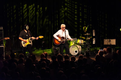 Nick Lowe & Los Straitjackets @ DeCasino Sint Niklaas, picture 11, photographed by Johan Van Buggenhout - FrontView Magazine