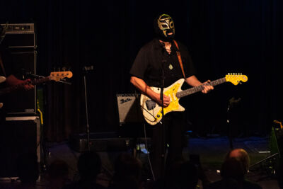 Nick Lowe & Los Straitjackets @ DeCasino Sint Niklaas, picture 14, photographed by Johan Van Buggenhout - FrontView Magazine