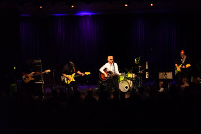 Nick Lowe & Los Straitjackets @ DeCasino Sint Niklaas, picture 16, photographed by Johan Van Buggenhout - FrontView Magazine