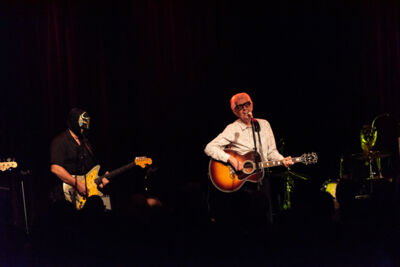 Nick Lowe & Los Straitjackets @ DeCasino Sint Niklaas, picture 19, photographed by Johan Van Buggenhout - FrontView Magazine