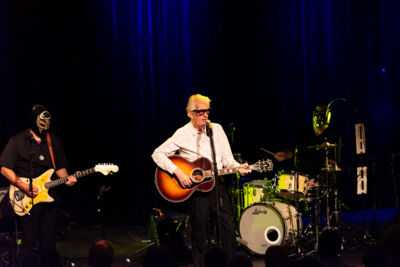 Nick Lowe & Los Straitjackets @ DeCasino Sint Niklaas, picture 23, photographed by Johan Van Buggenhout - FrontView Magazine