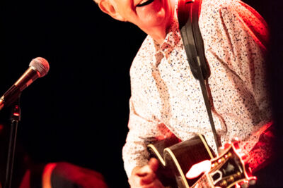 Nick Lowe & Los Straitjackets @ DeCasino Sint Niklaas, picture 24, photographed by Johan Van Buggenhout - FrontView Magazine
