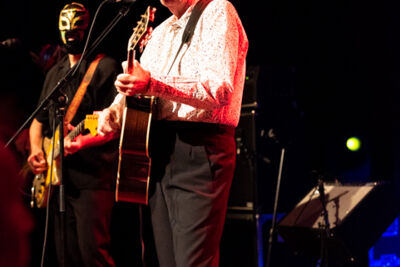 Nick Lowe & Los Straitjackets @ DeCasino Sint Niklaas, picture 31, photographed by Johan Van Buggenhout - FrontView Magazine
