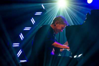 Guus Meeuwis @ 013, picture 1, photographed by Heidi Nys - FrontView Magazine
