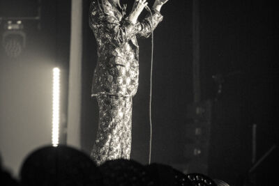 Clara Luciani @ Zénith Arena Lille, picture 6, photographed by Anais Callens - FrontView Magazine