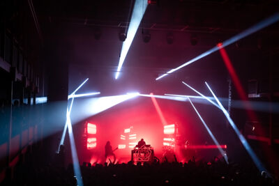 Carpenter Brut @ AB, foto 3, foto's door Magali Decamps - FrontView Magazine