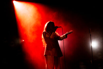 Charlotte Adigéry & Bolis Pupul @ Trix, picture 7, photographed by Sandra Van Watermeulen - FrontView Magazine