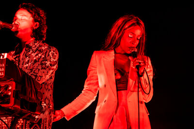 Charlotte Adigéry & Bolis Pupul @ Trix, picture 9, photographed by Sandra Van Watermeulen - FrontView Magazine