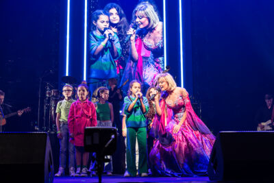 Dana Winner Invites, One Night Only @ Sportpaleis, picture 11, photographed by Marc Verdonck - FrontView Magazine