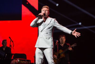 Dana Winner Invites, One Night Only @ Sportpaleis, picture 16, photographed by Marc Verdonck - FrontView Magazine
