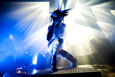 Mimi Barks @ La Madeleine, picture 1, photographed by Magali Decamps - FrontView Magazine