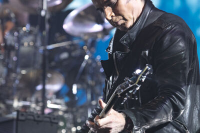 The Cure @ Stade Couvert de Liévin, picture 2, photographed by Anais Callens - FrontView Magazine