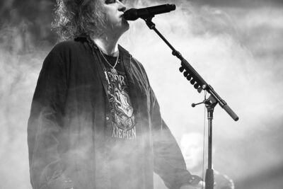 The Cure @ Stade Couvert de Liévin, picture 3, photographed by Anais Callens - FrontView Magazine