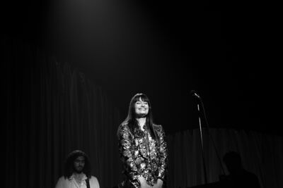 Clara Luciani - Respire Encore Tour @ Zénith de Lille, picture 5, photographed by Anais Callens - FrontView Magazine