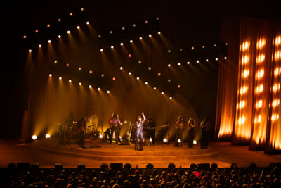 Clara Luciani - Respire Encore Tour @ Zénith de Lille, picture 23, photographed by Anais Callens - FrontView Magazine