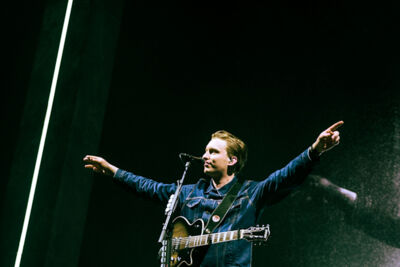 George Ezra @ Vorst Nationaal, picture 7, photographed by Claudia Guldentops - FrontView Magazine
