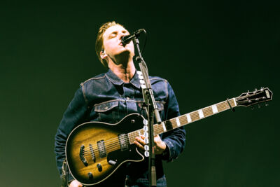 George Ezra @ Vorst Nationaal, picture 12, photographed by Claudia Guldentops - FrontView Magazine