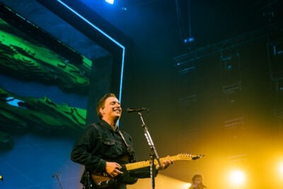George Ezra @ Vorst Nationaal, picture 17, photographed by Claudia Guldentops - FrontView Magazine
