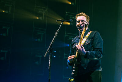George Ezra @ Vorst Nationaal, picture 20, photographed by Claudia Guldentops - FrontView Magazine