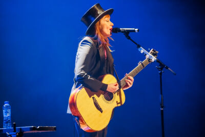 Suzanne Vega Live in concert, picture 2, photographed by Paul Jongeneelen - FrontView Magazine