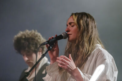 Néomi @ De Roma, picture 1, photographed by Peter Smet - FrontView Magazine