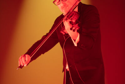 Louise Attaque Planète Terre, picture 20, photographed by FrontView Magazine