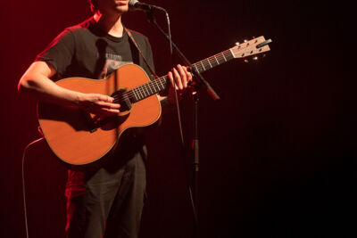 Milo Meskens @ Trixxo Theater, picture 11, photographed by Gert Daemen - FrontView Magazine