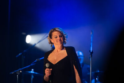 Barbara Dex in 't groot @ Warande, picture 5, photographed by Gert Daemen - FrontView Magazine