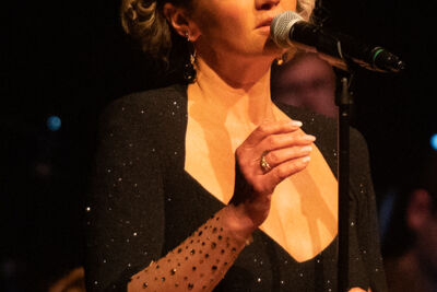 Barbara Dex in 't groot @ Warande, picture 7, photographed by Gert Daemen - FrontView Magazine