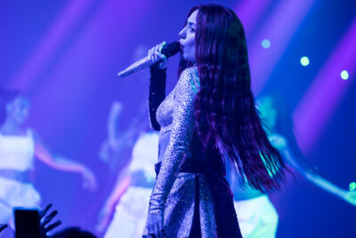 Ava Max @ Ancienne Belgique, picture 10, photographed by Dorien Goetschalckx - FrontView Magazine