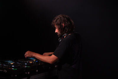 Nadiem Shah ft. Mc Six @ Arendonk zingt en swingt, picture 2, photographed by Gert Daemen - FrontView Magazine