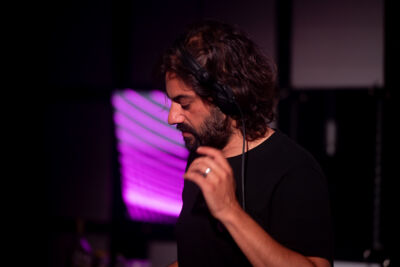 Nadiem Shah ft. Mc Six @ Arendonk zingt en swingt, picture 6, photographed by Gert Daemen - FrontView Magazine