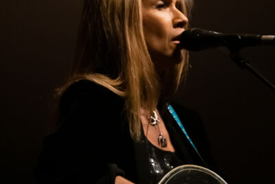 Heather Nova @ Kamvuurconcerten Horst, picture 11, photographed by Luc Klinckaert - FrontView Magazine