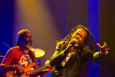 Max Romeo with Xana and Azizzi Romeo + Lutan Fyah, Droop Lion @ De Roma, picture 1, photographed by Luc Klinckaert - FrontView Magazine