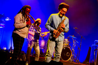 Max Romeo with Xana and Azizzi Romeo + Lutan Fyah, Droop Lion @ De Roma, picture 8, photographed by Luc Klinckaert - FrontView Magazine
