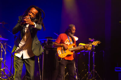 Max Romeo with Xana and Azizzi Romeo + Lutan Fyah, Droop Lion @ De Roma, picture 10, photographed by Luc Klinckaert - FrontView Magazine