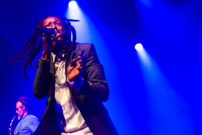 Max Romeo with Xana and Azizzi Romeo + Lutan Fyah, Droop Lion @ De Roma, picture 13, photographed by Luc Klinckaert - FrontView Magazine